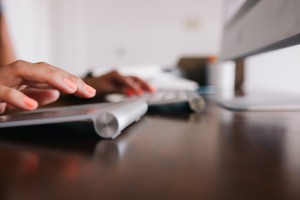 Googling tips on a keyboard